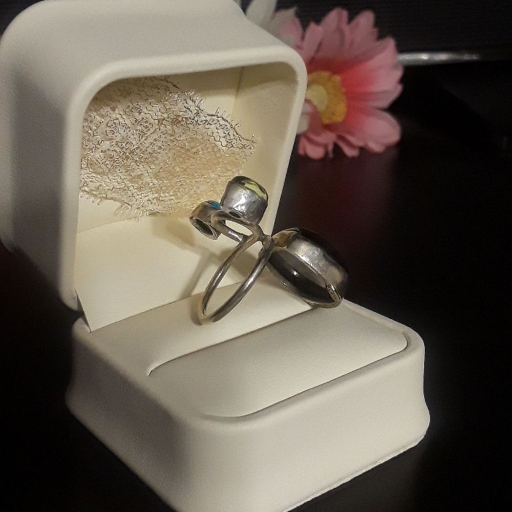 Unique Multi Stone Ring - Picture 4 of 6